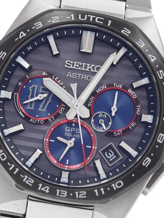 Disney Christmas 2025 Lil Rin Rin Plush Badge Red New
